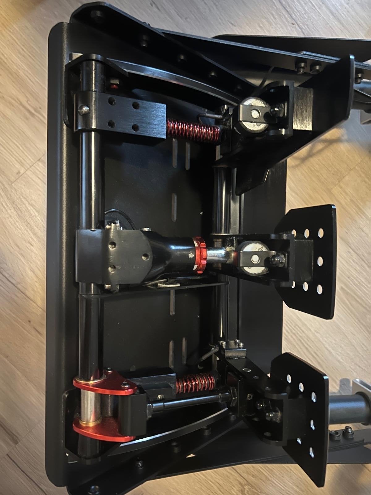 Foto 8 van Playseat F1 met Fanatec DD Pro en Clubsport Pedalen V3