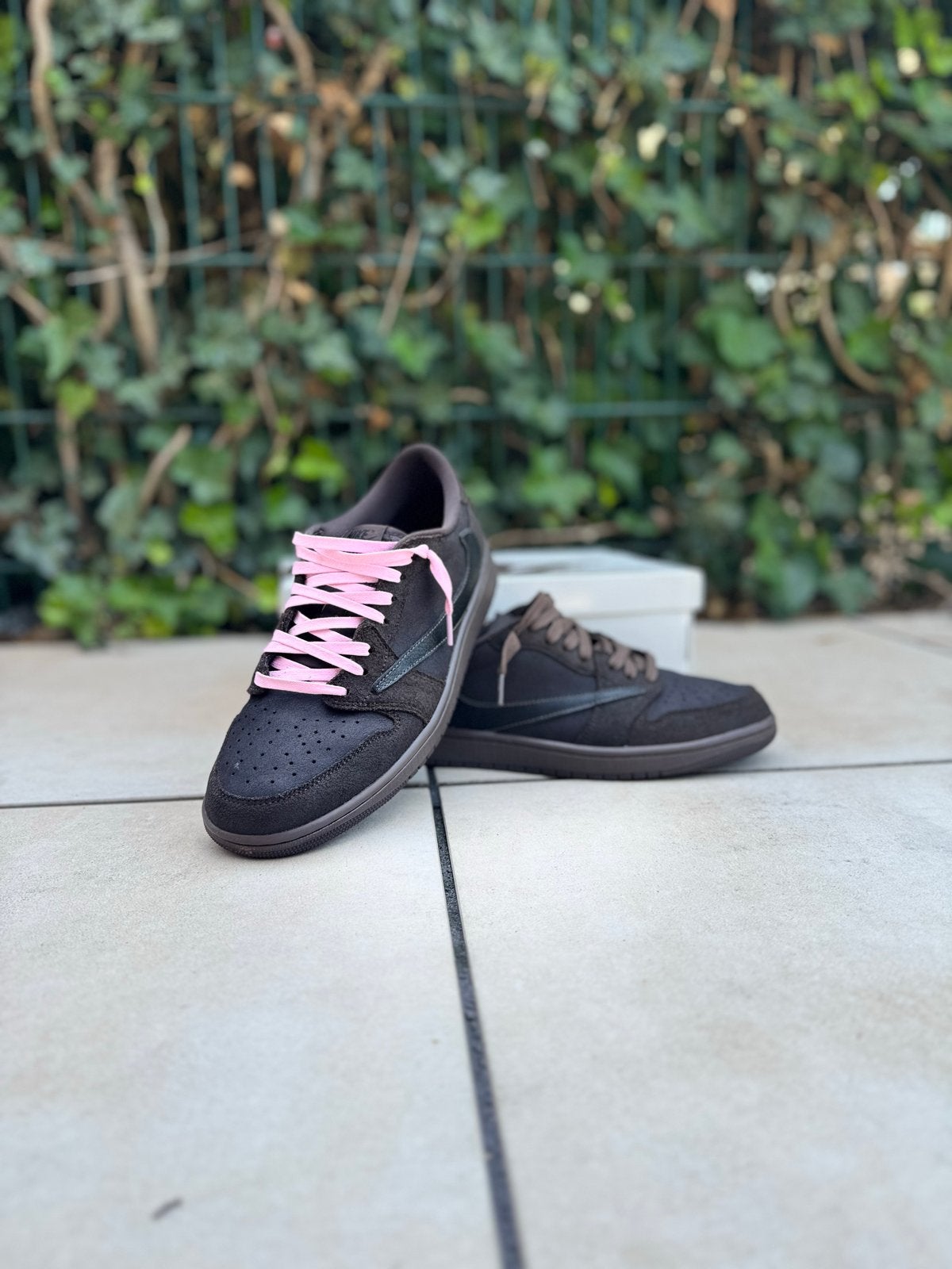 Nike Air Jordan 1 Low Travis Scott Reverse Mocha, Bruin, Nieuw, Ophalen of Verzenden, Sneakers of Gympen