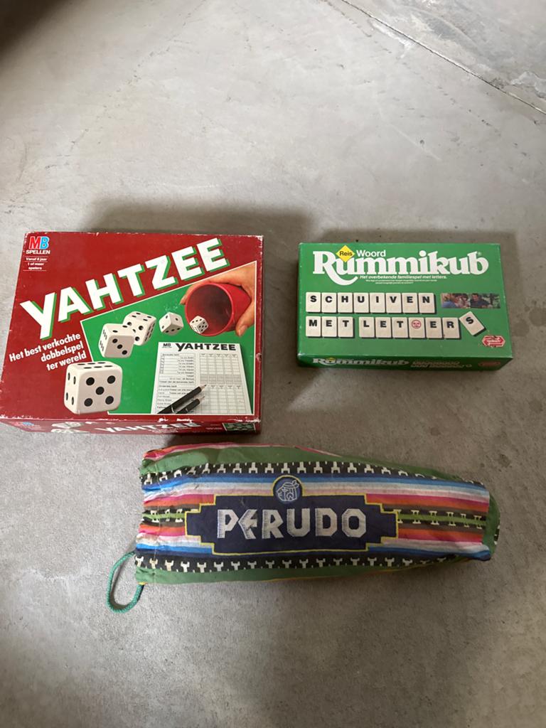 Bordspellen set: Yahtzee, Rummikub Woord, Perudo, Hobby en Vrije tijd, Gezelschapsspellen | Bordspellen, Een of twee spelers, Ophalen of Verzenden