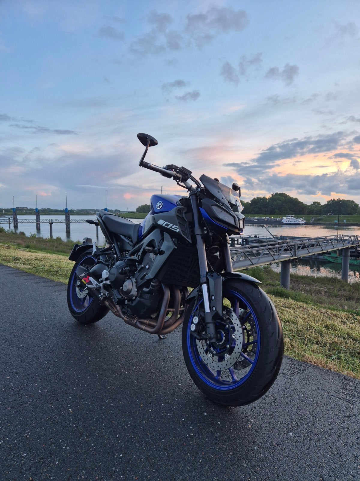Yamaha MT-09 met Akrapovic uitlaat, Motoren, Occasion, Motorrijbewijs A, Bedrijf, 3 cilinders