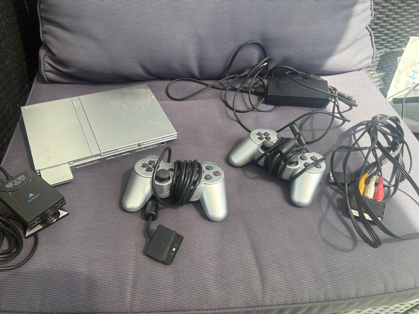PlayStation 2 Slim Zilver met 2 controllers en games, Spelcomputers en Games, Ophalen, Met 2 controllers, Zilver, Slim