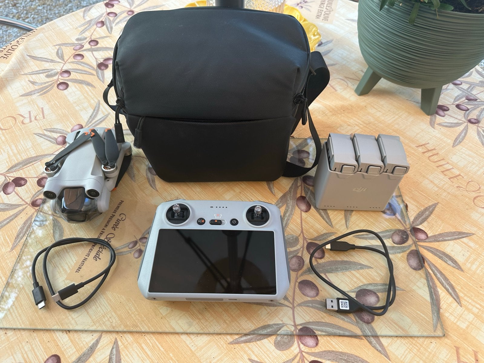 DJI Mini 3 Pro Fly More Combo met RC-controller en 3 accu's, Audio, Tv en Foto, Drones, Ophalen, 30 tot 45 minuten, Cameradrone
