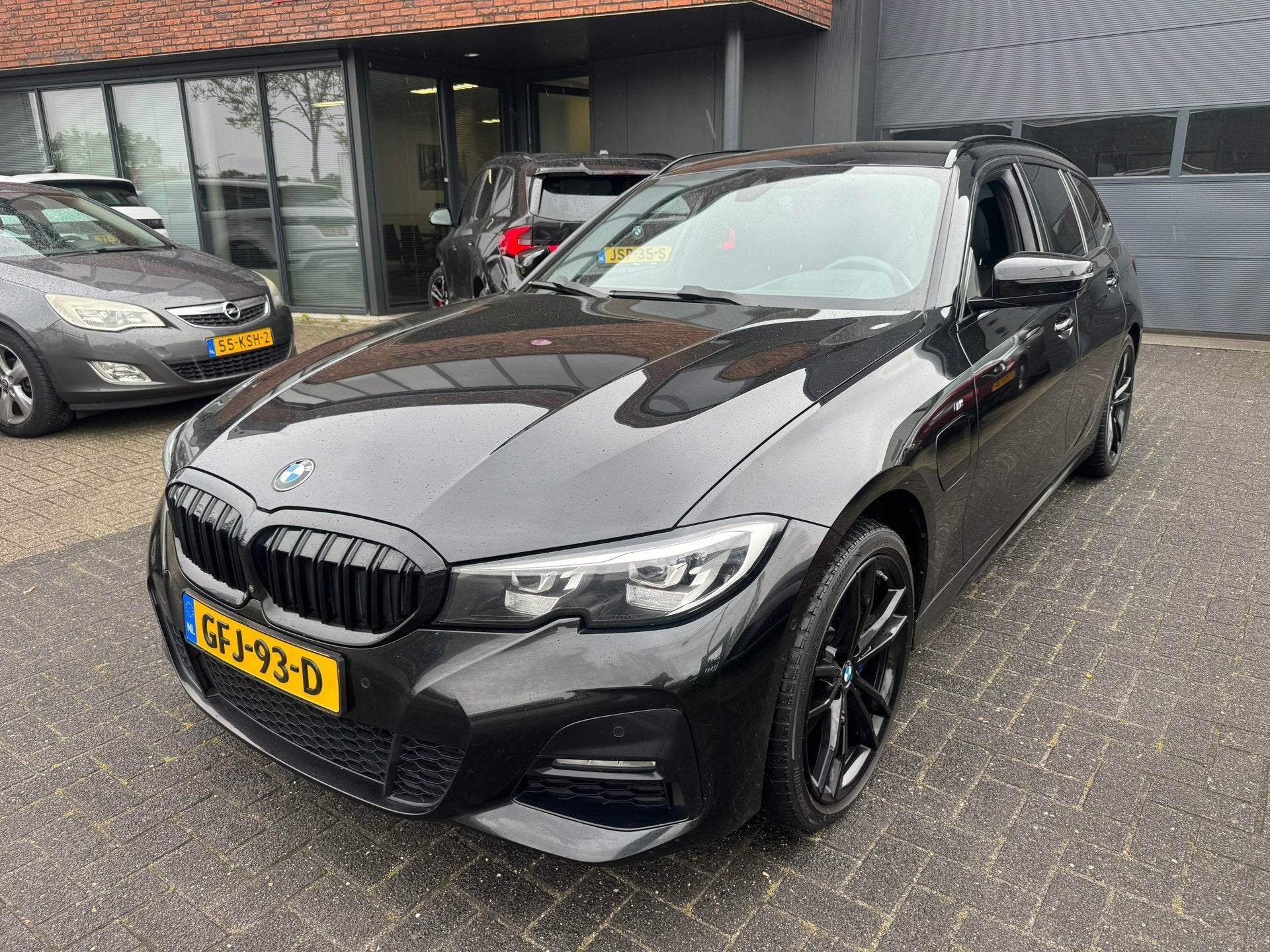 BMW 3-serie Touring 330e xDrive High Exec M PAKKET HEADUP HA, Auto's, 1998 cc, Gebruikt, Euro 6, 4 cilinders