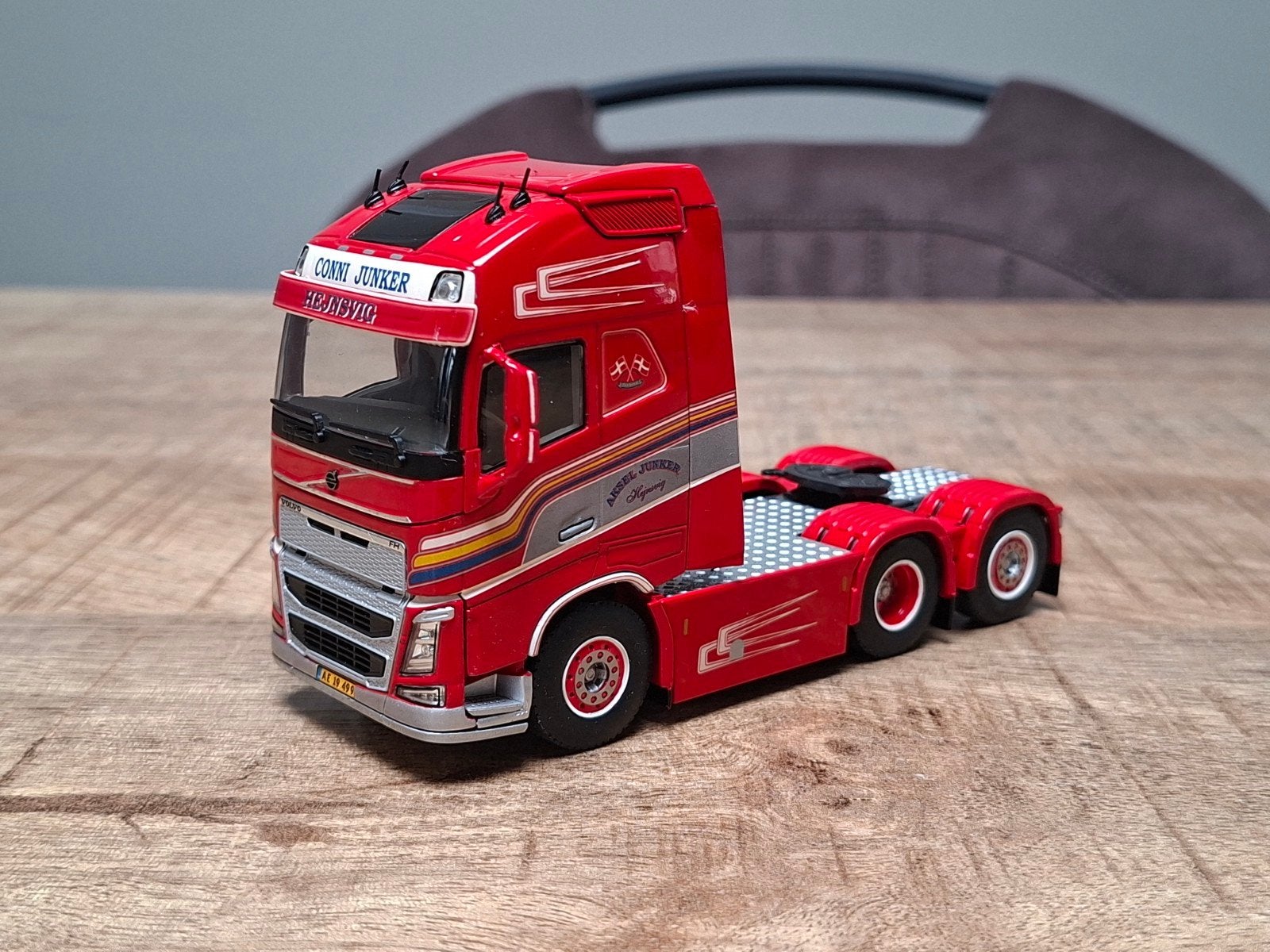 Wsi Volvo FH trekker Aksel Junker, Ophalen of Verzenden, Zo goed als nieuw, Bus of Vrachtwagen, Wsi