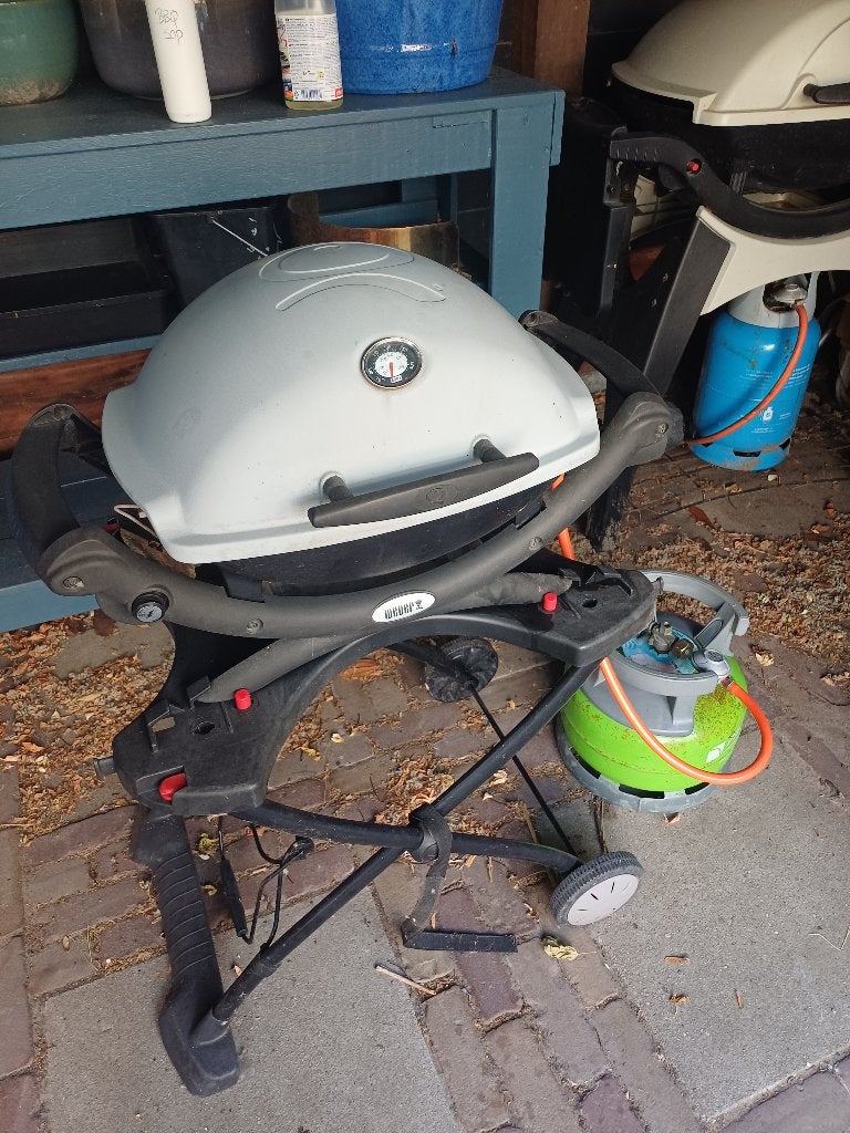 Weber Q-100 met transport onderstel en gasfles, Ophalen, Gebruikt, Weber barbecue