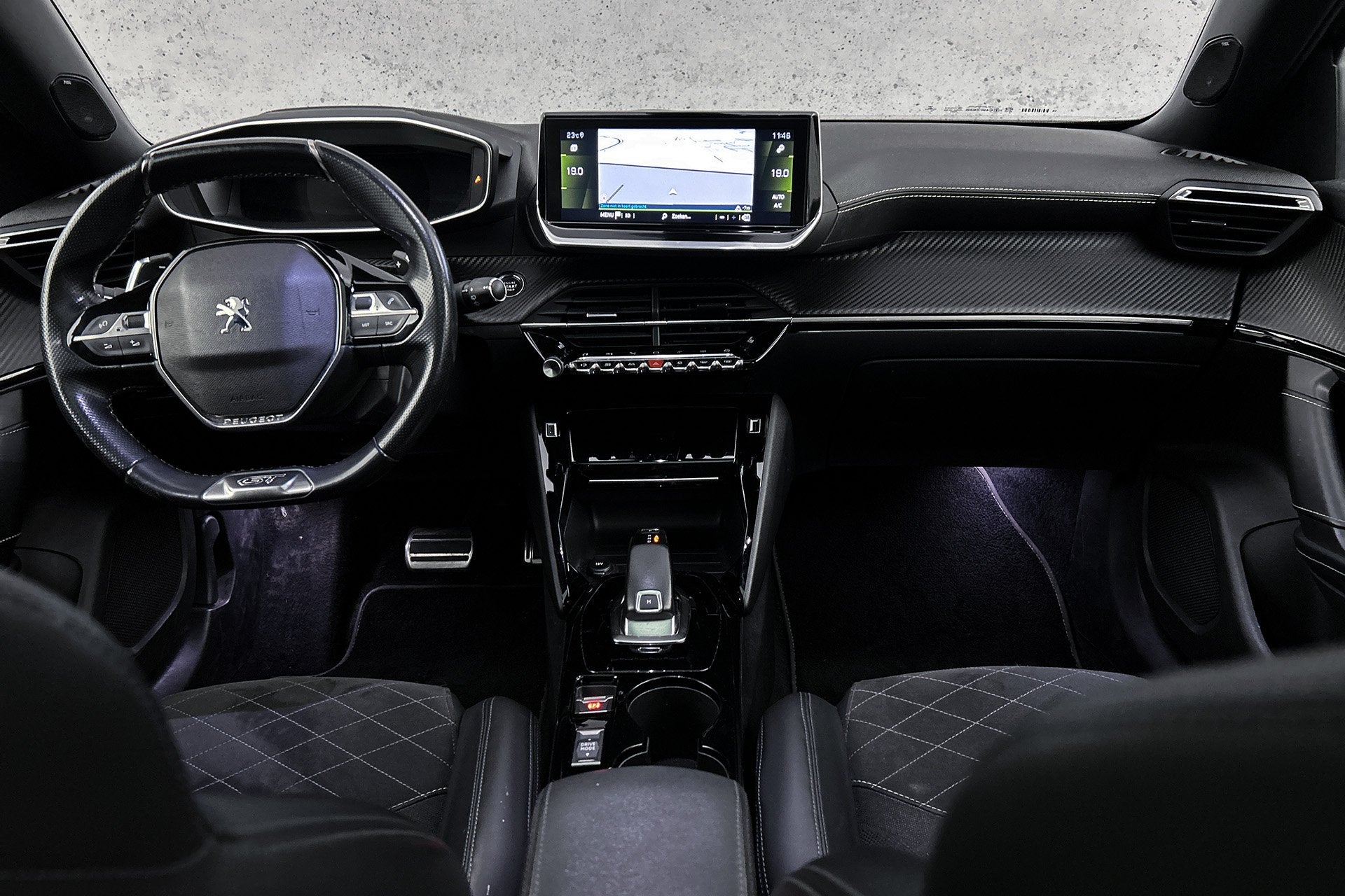 Foto 2 van Peugeot 2008 1.2 PureTech GT | Panoramadak | Stoelverwarming