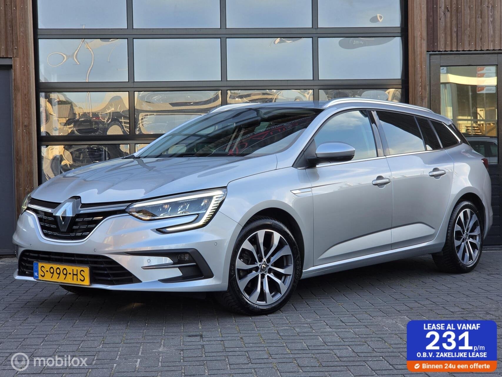 RENAULT MEGANE 1.3 TCe 140 PK AUTOMAAT CARPLAY CAMERA TREKHA, Auto's, Gebruikt, 4 cilinders, Leder en Stof, 1700 kg