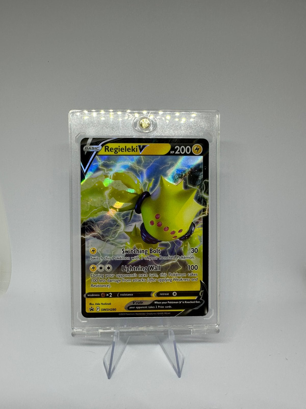 Regieleki V SWSH280 Holo Promo Sword & Shield Promo, Hobby en Vrije tijd, Ophalen of Verzenden, Zo goed als nieuw