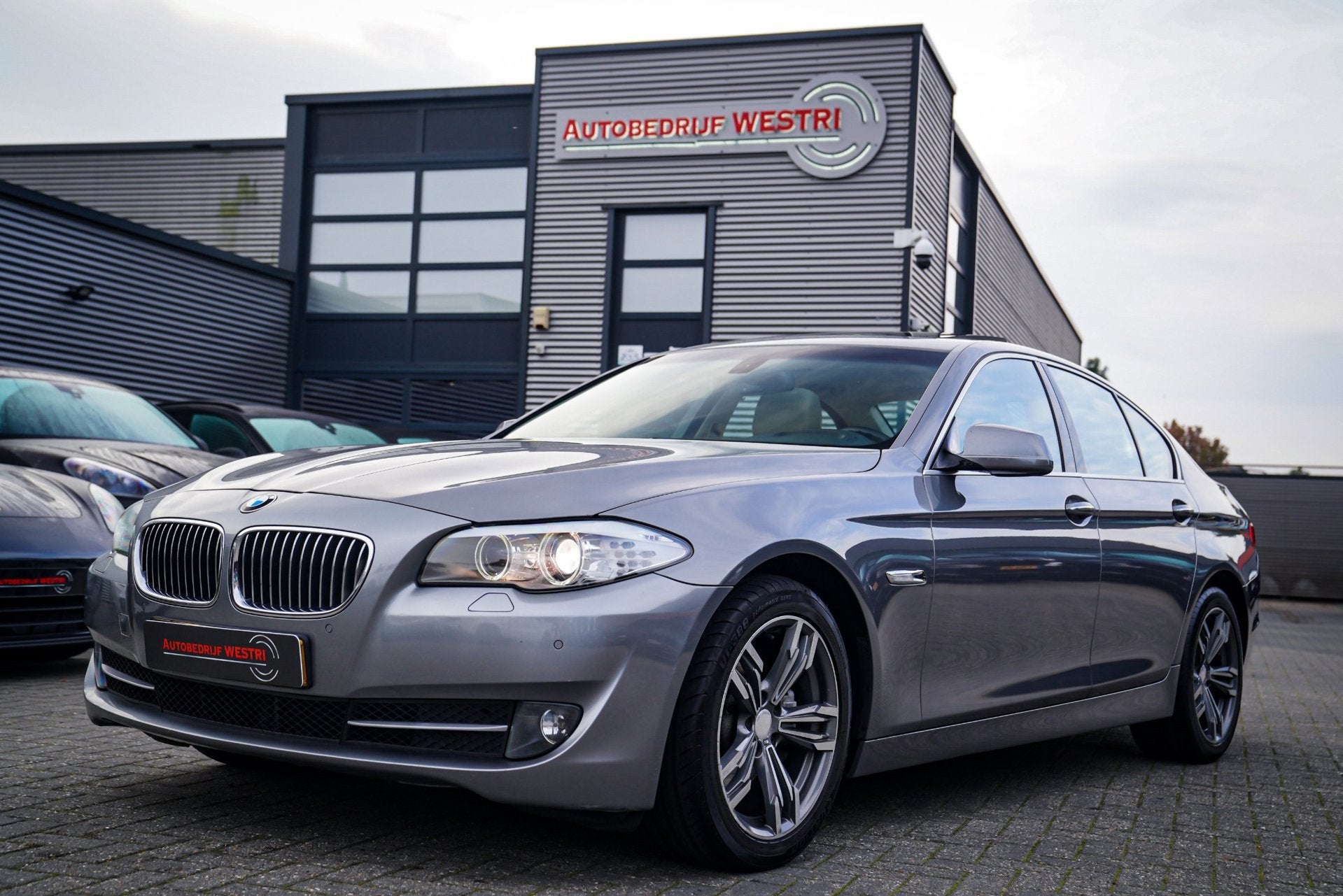 BMW 5-serie 520i High Executive | Schuif / Kanteldak | Xenon, Automaat, Euro 5, Gebruikt, 4 cilinders