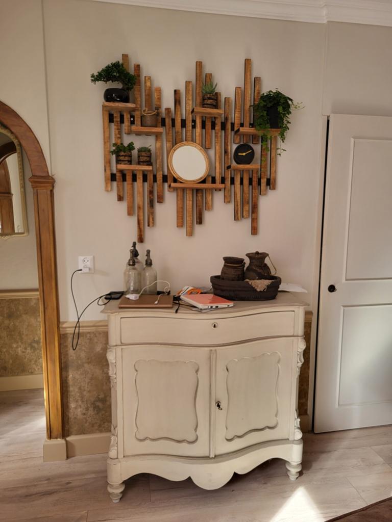 Antiek/ brocante dressoir/kastje met lichte beschadiging, Antiek en Kunst, Antiek | Meubels | Kasten, Ophalen of Verzenden