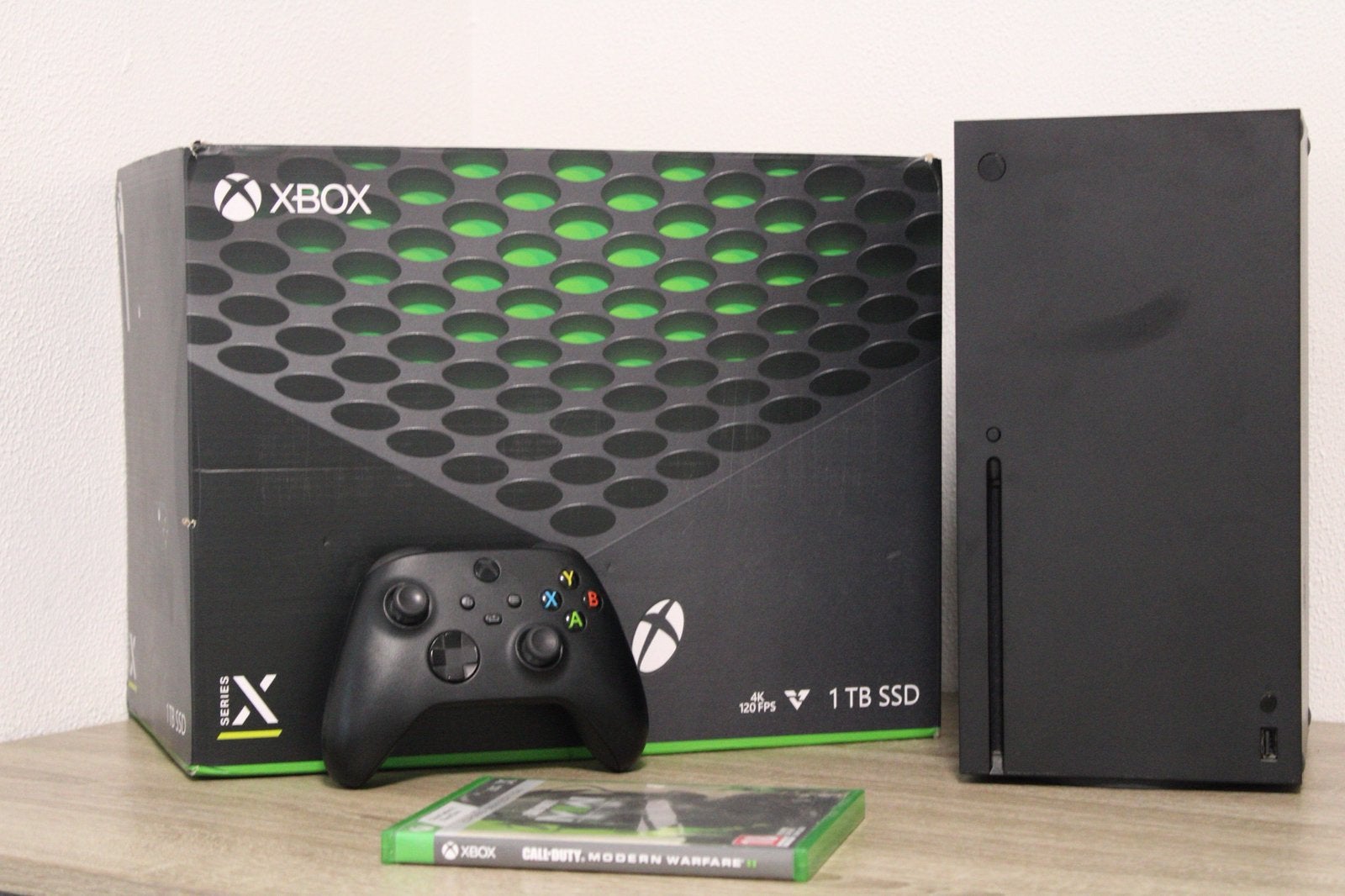 Xbox Series X 1TB 8K + 1 Controller + 8 Spellen
