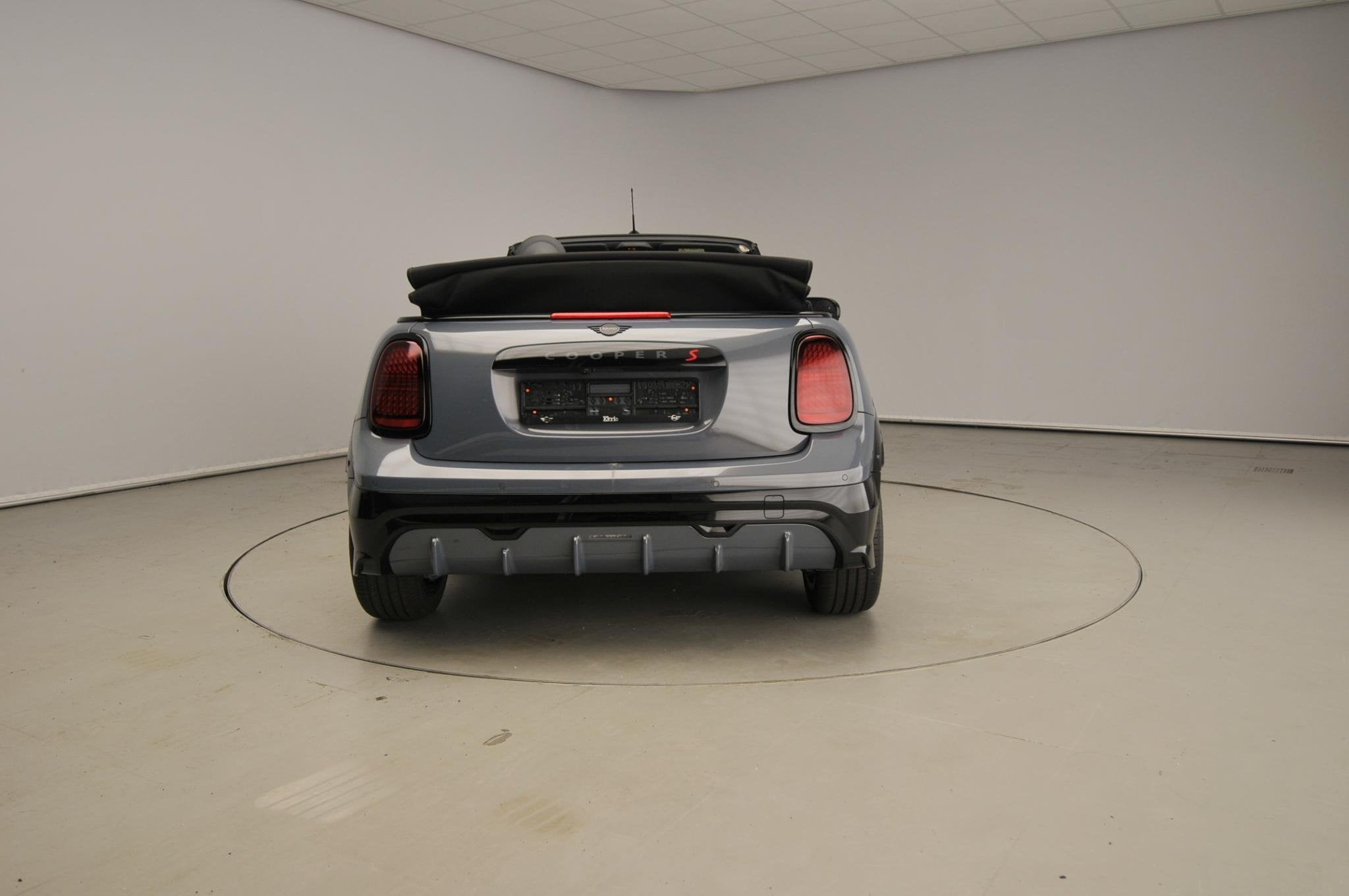 MINI Cabrio 2.0 Cooper S John Cooper Works | Pakket M, Auto's, 1998 cc, 4 cilinders, Cabriolet, 4 stoelen