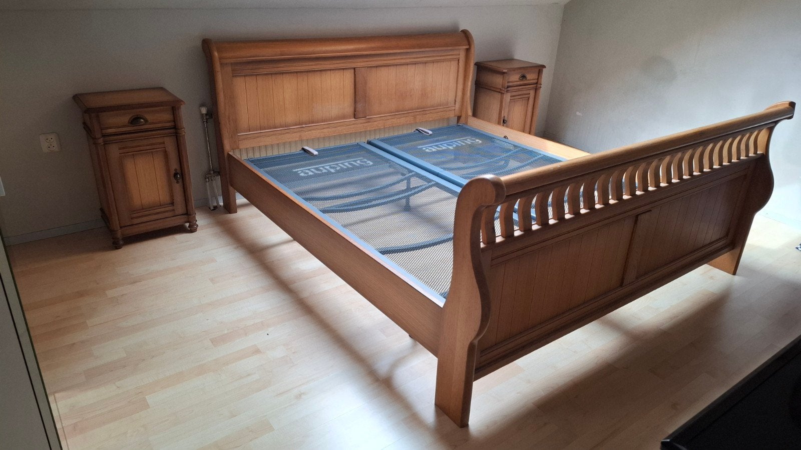 Eiken 2-persoonsbed, 2 nachtkastjes en 3-deurse kleerkast., Ophalen, Bruin, Tweepersoons, 180 cm