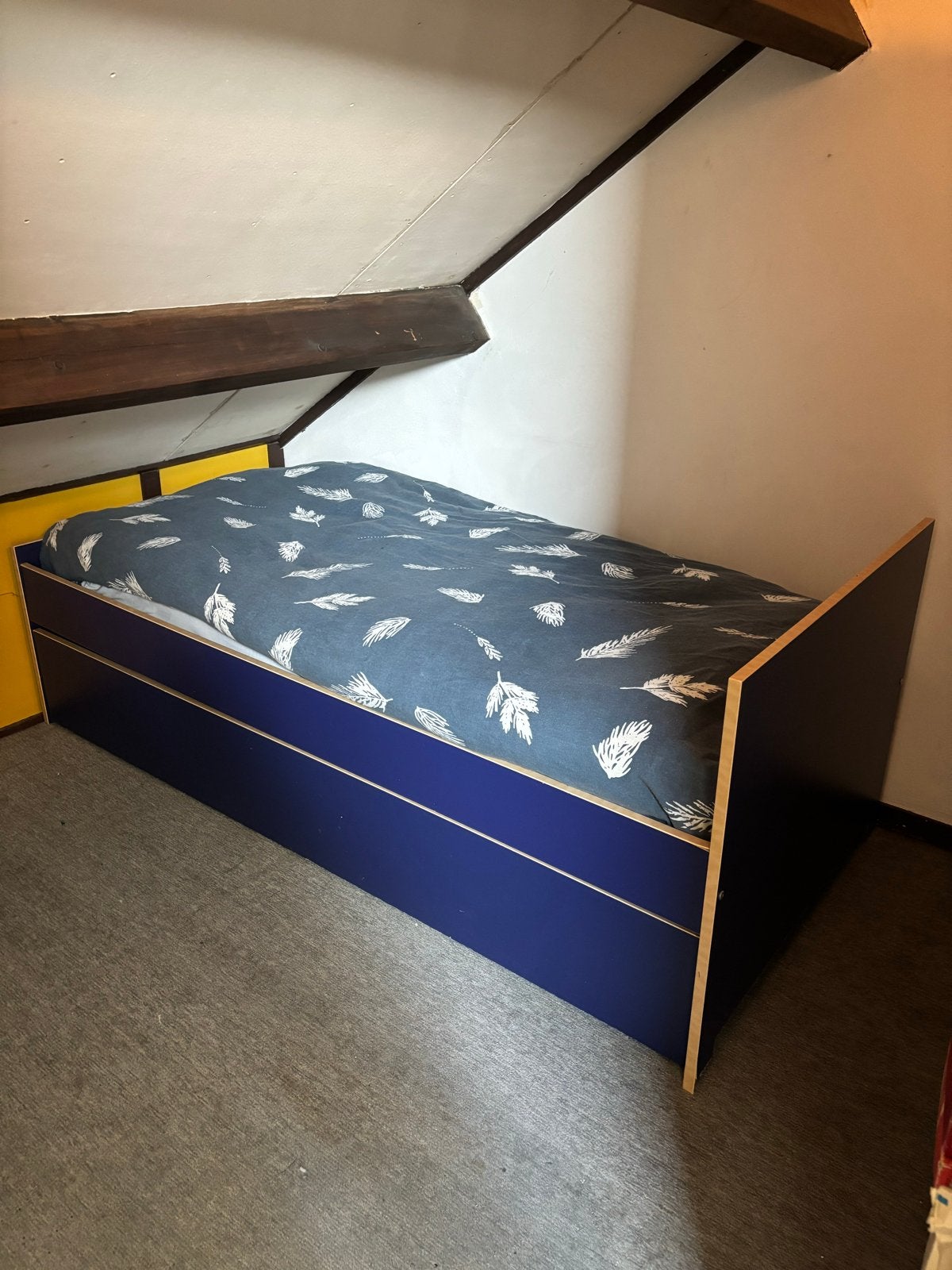 Eenpersoonsbed met uitschuifbaar logeerbed Ikea, Huis en Inrichting, Slaapkamer | Bedden, Ophalen, Gebruikt, 90 cm, Eenpersoons