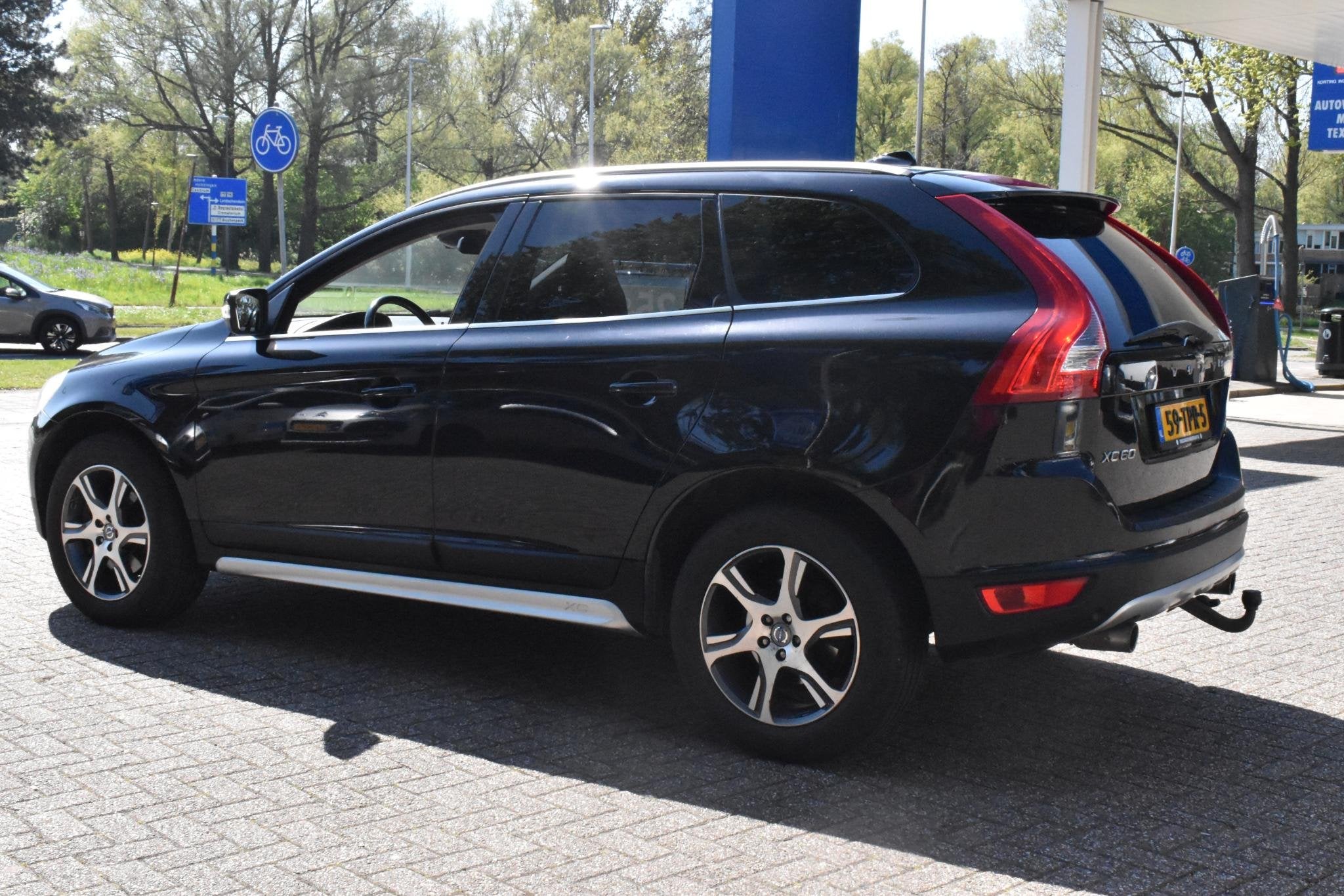 Volvo XC60 2.0 T5 Summum Automaat | 100% Onderhouden | Navig, Euro 5, Zwart, 4 cilinders, Zwart