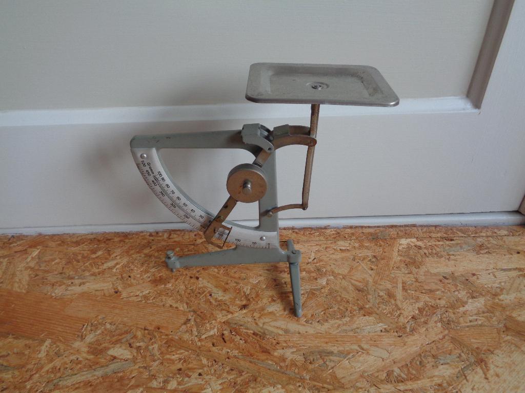 WEEGSCHAAL BRIEVENWEEGSCHAAL BRIEVENWEGER hoogte 22 cm, Ophalen of Verzenden