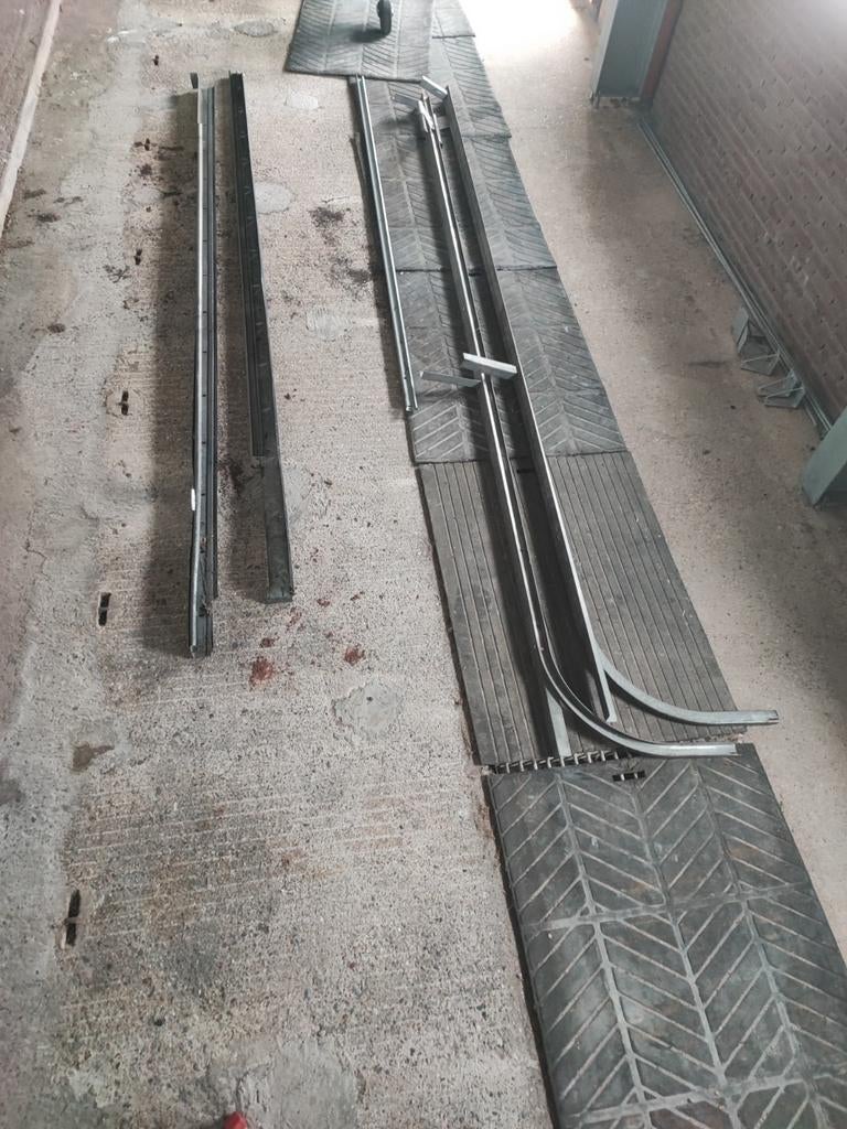 Overhead deur rails, Ophalen