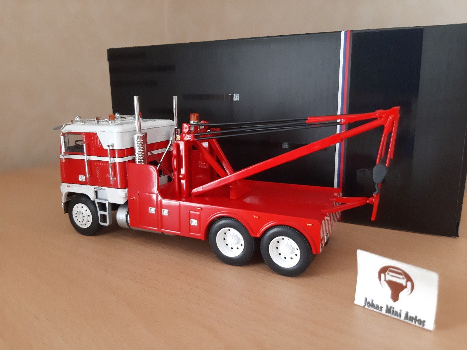 Freightliner FLA Tow Truck 1987 rood/wit van IXO Trucks 1:43, Overige merken, Nieuw, IXO Trucks, Ophalen of Verzenden