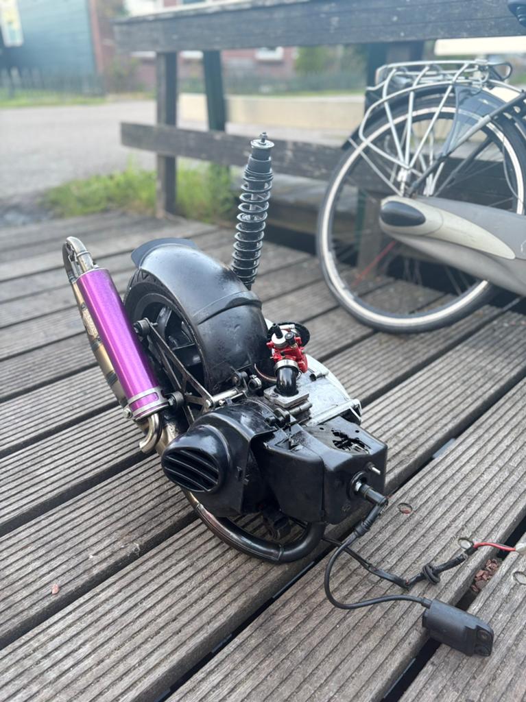 Piaggio Zip 2-takt blok uit 2017 met frame nummers, Fietsen en Brommers, Brommeronderdelen | Scooters, Ophalen, Zo goed als nieuw