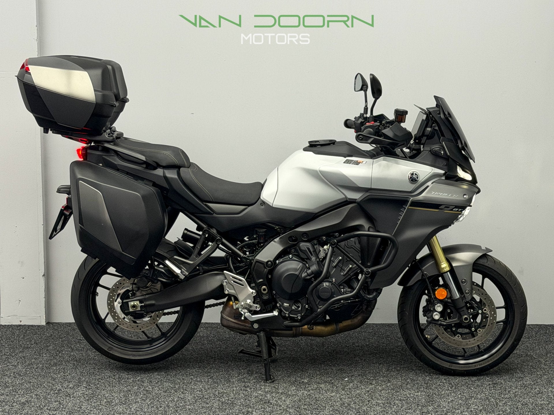 Yamaha TRACER 9 GT Y-AMT | 2025 | Ceramic Ice | 7DKM, Info@vandoornmotors.nl, 890 cc, Kraaivenstraat 23-5
5048AB  TILBURG, NL