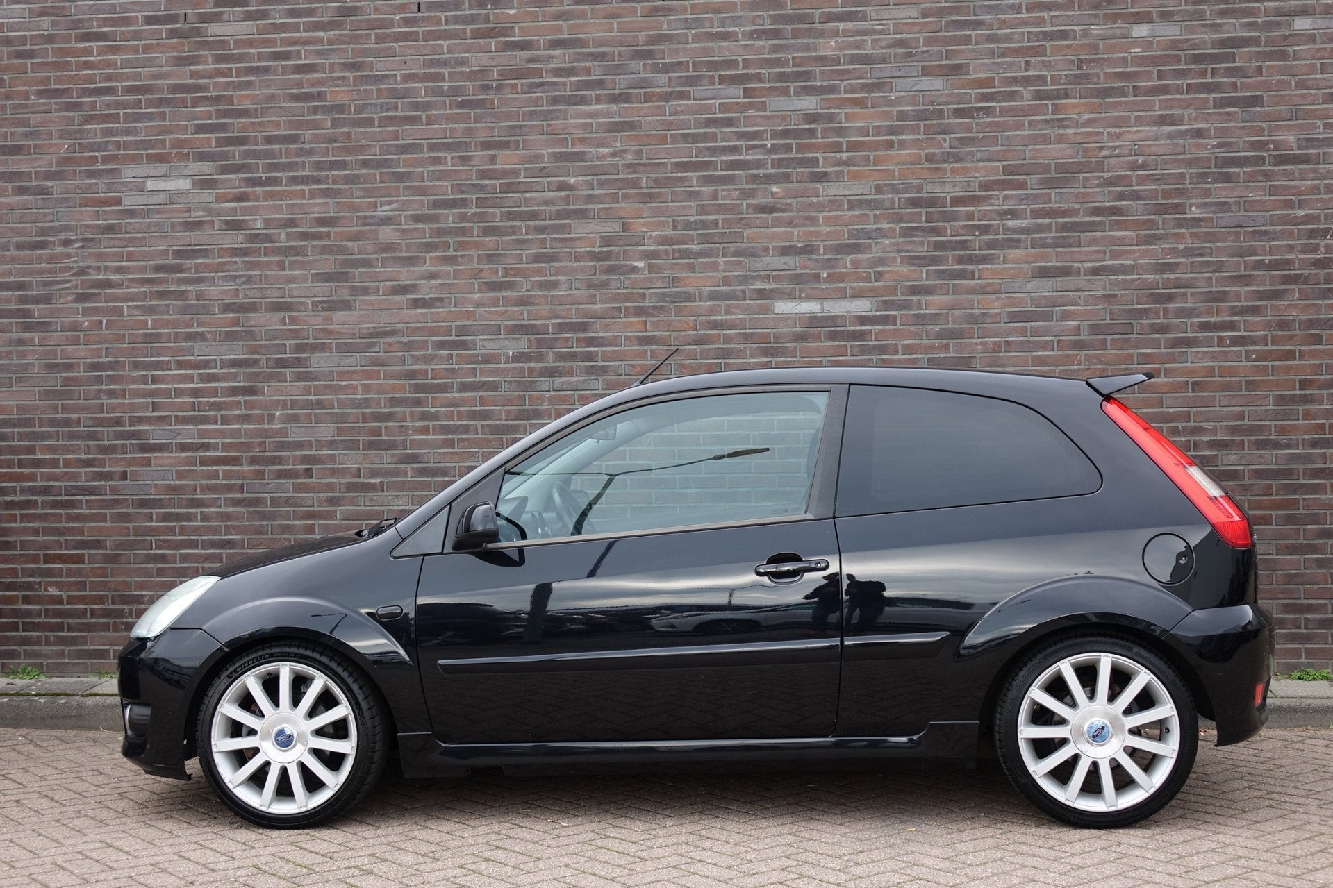 Ford Fiesta 2.0-16V ST, zwart, 3 deurs, volledig leder, carp, Voorwielaandrijving, 1037 kg, 4 cilinders, 150 pk