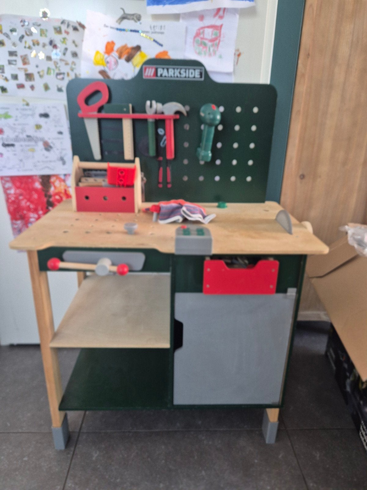 Parkside Houten Werkbank met Gereedschap en Accessoires, Ophalen of Verzenden, Zo goed als nieuw, Bouwen, Met geluid
