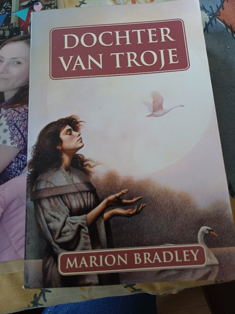 Marion Bradley Dochter van Troje, Boeken, Romans, Gelezen, Ophalen