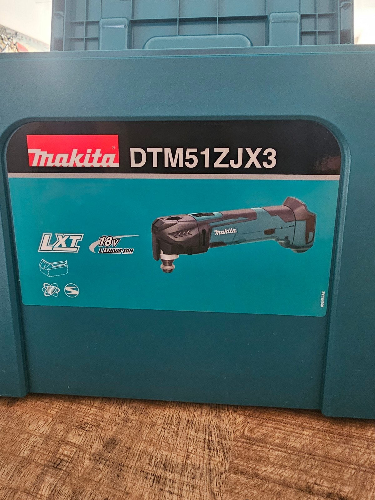 Nieuwe Makita 18V Multitool DTM51 met accu, lader en M-box, Ophalen of Verzenden, Nieuw