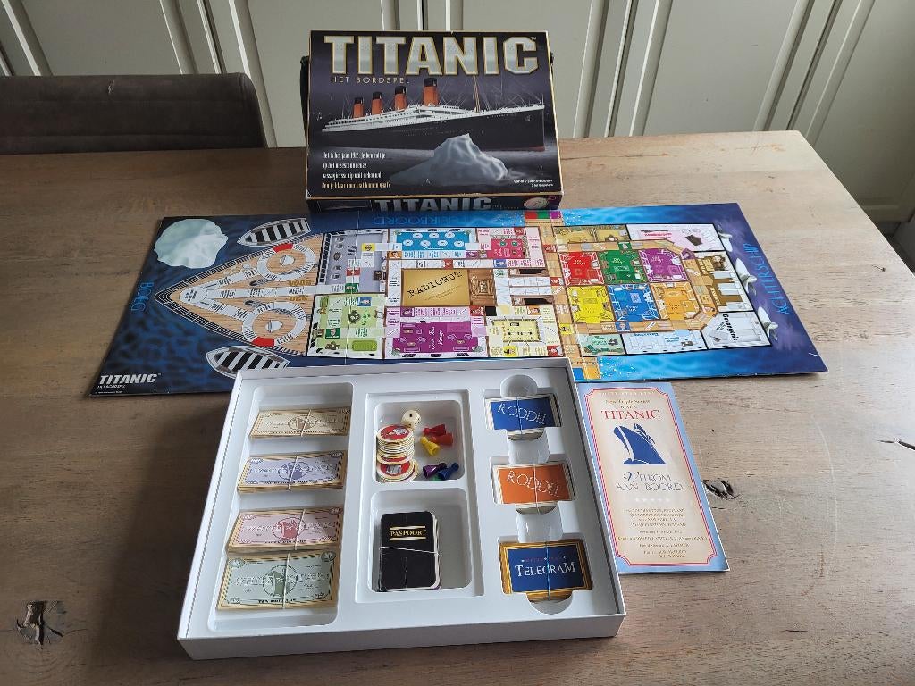spel Titanic, Hobby en Vrije tijd, Gezelschapsspellen | Bordspellen, Vijf spelers of meer, Ophalen of Verzenden, Gebruikt