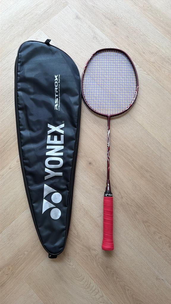 Nieuwe Yonex Astrox Lite 45i - BG65 bespanning & nieuwe grip, Sport en Fitness, Badminton, Ophalen, Nieuw, Racket(s)
