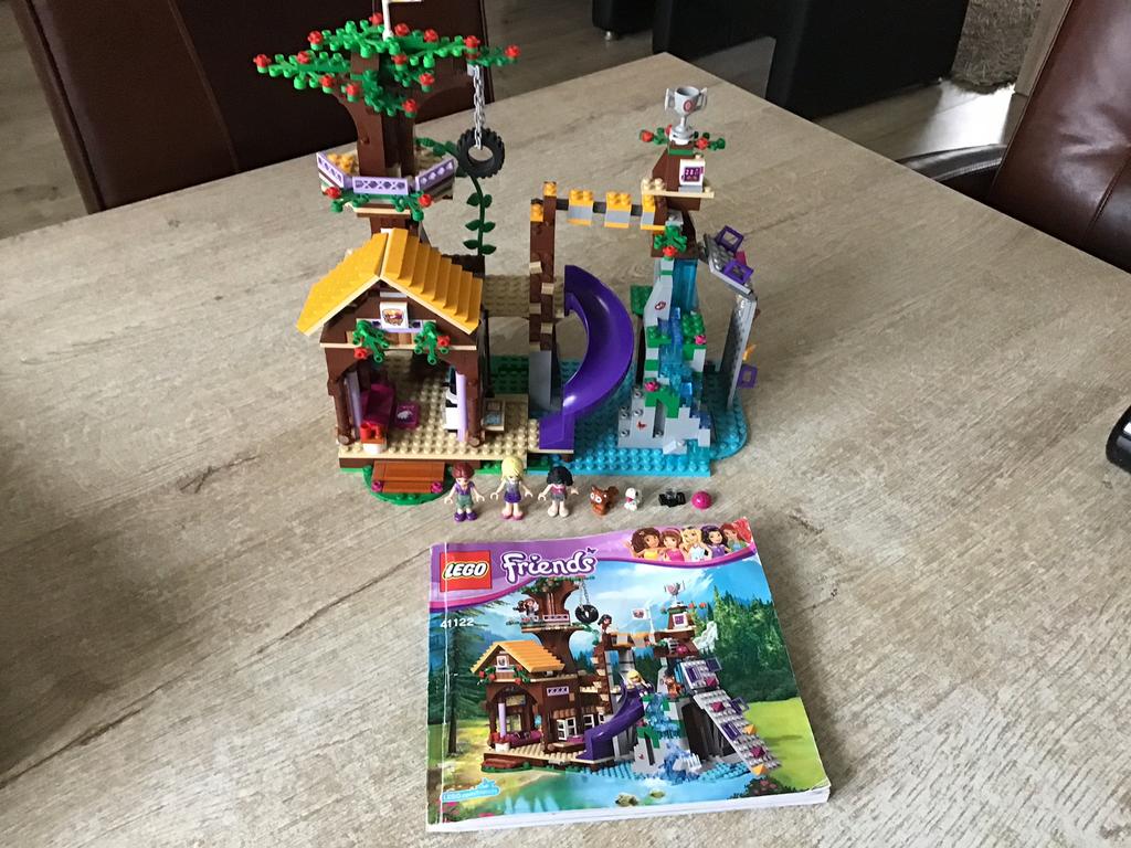 Lego friends Avonturenkamp Boomhut 41122. + DOOS, Ophalen of Verzenden, Zo goed als nieuw