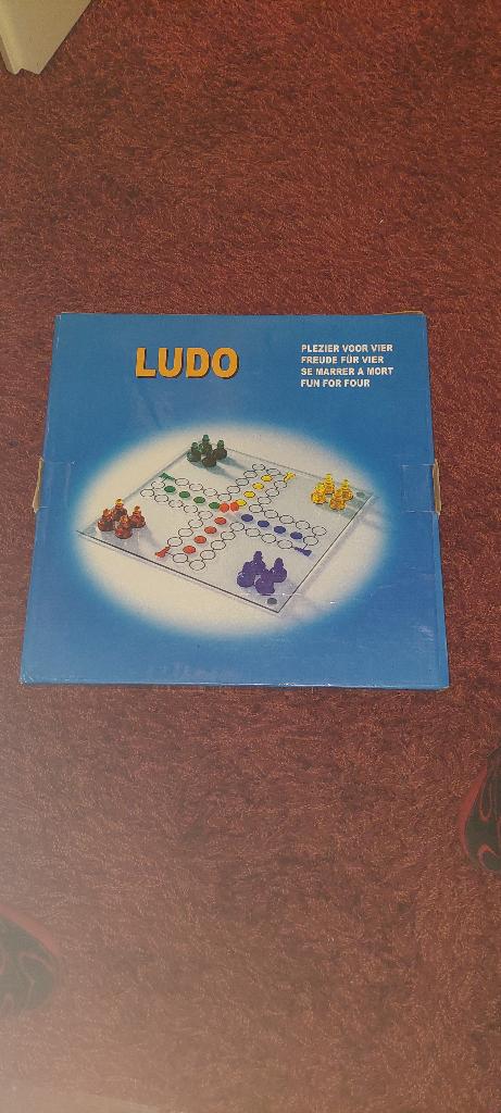 Ludo glazen uitvoering / mens erger je niet, Een of twee spelers, Ophalen of Verzenden, Zo goed als nieuw