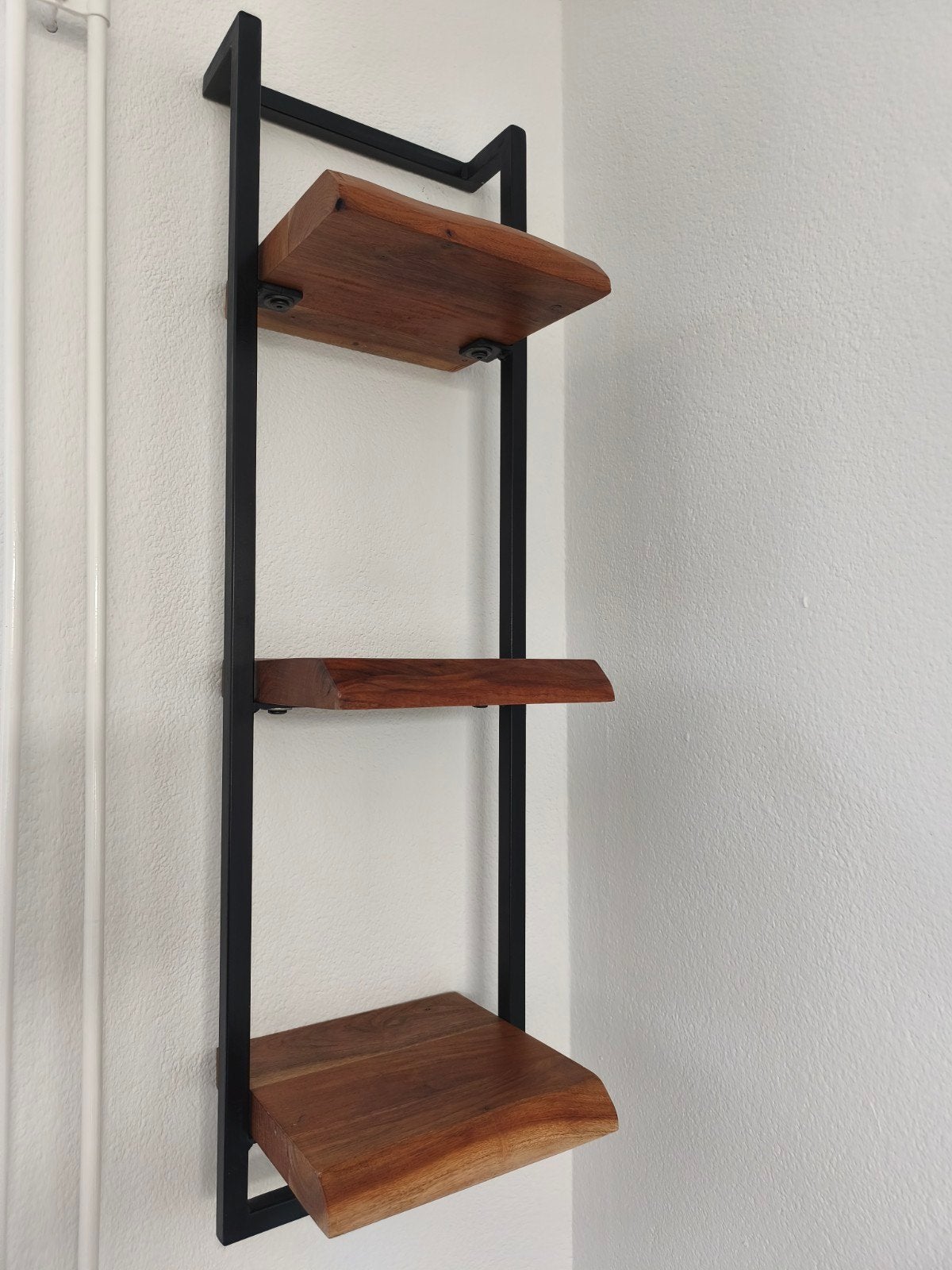 Te koop, 3 soorten mango-houten wandplanken in metalen frame, Ophalen, Zo goed als nieuw