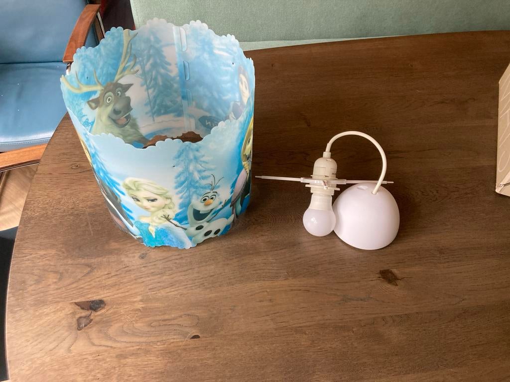 Frozen lampenkap met fitting - 25 cm hoog, 26 cm diameter, Ophalen, Gebruikt, Kunststof, Minder dan 50 cm