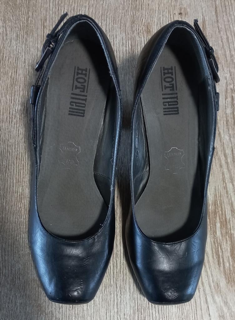 Zwarte Hot Item pumps met gesp, maat 38, Ophalen of Verzenden, Zo goed als nieuw, Zwart