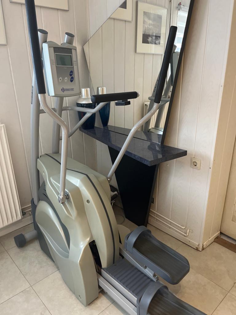 Ergofit Crosstrainer - Perfect voor Thuis Fitness, Sport en Fitness, Fitnessapparatuur, Ophalen, Gebruikt, Armen, Crosstrainer