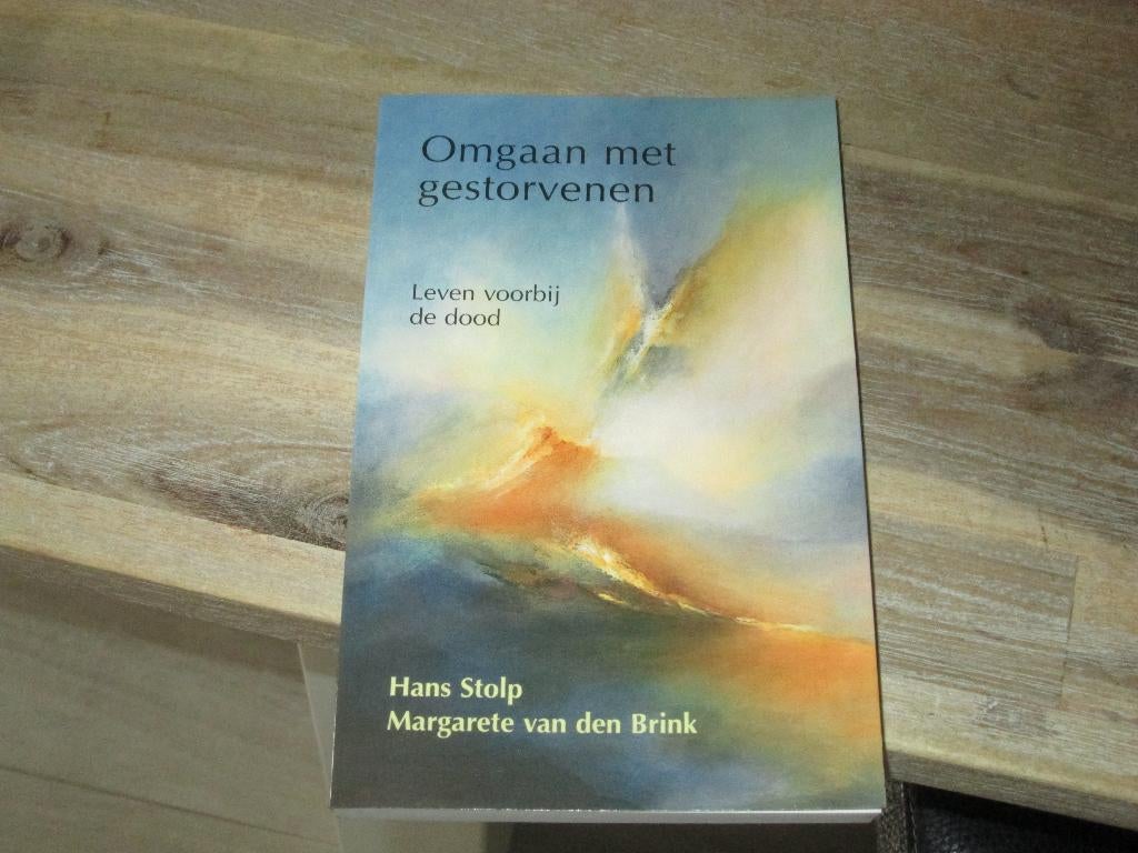 Hans Stolp omgaan met gestorvenen, Boeken, Ophalen of Verzenden, Zo goed als nieuw, Overige onderwerpen, Achtergrond en Informatie