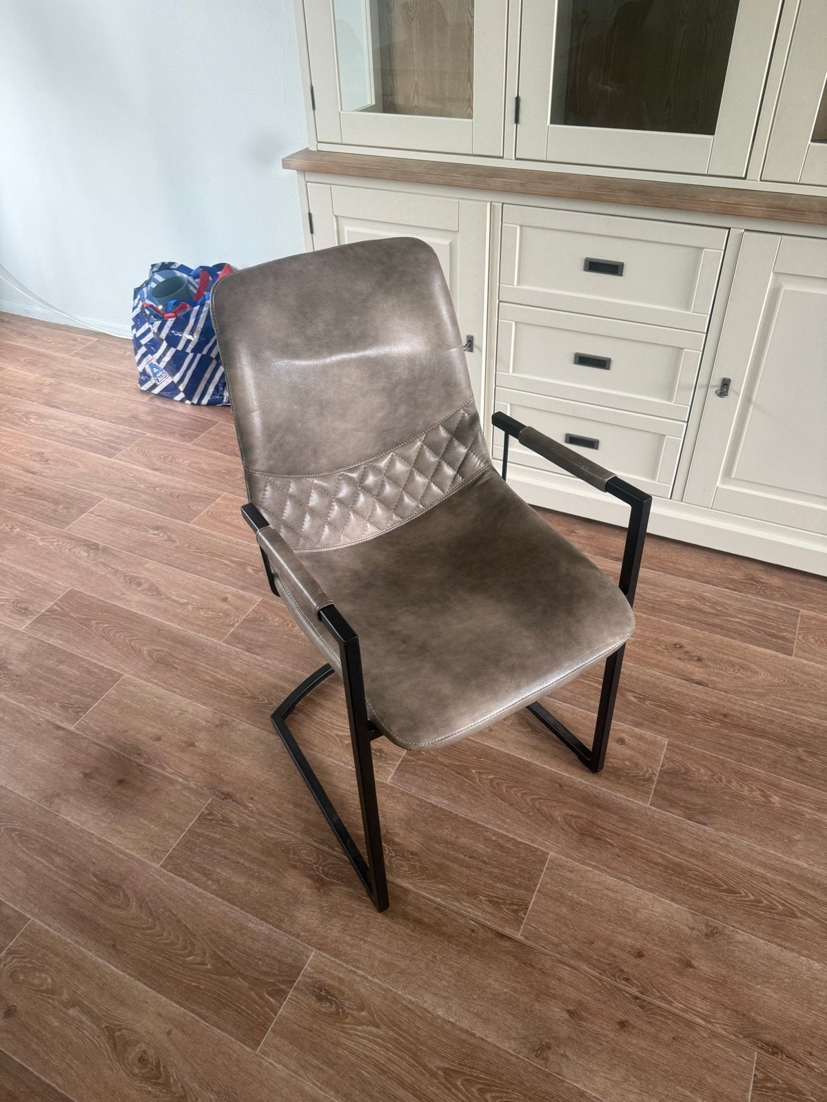 4x Eetkamerstoelen - Goede staat - Ophalen in Vlaardingen, Ophalen, Gebruikt, Leer, Vier