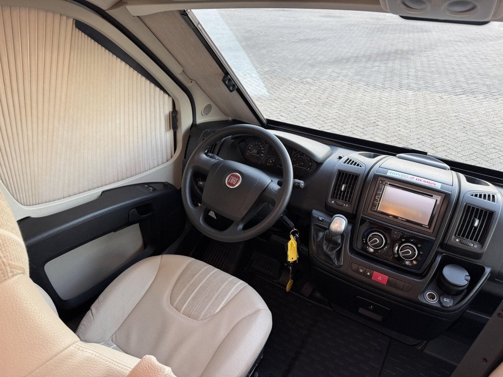 Foto 24 van Rapido 7066DF Automaat ALDE Enkele bedden 2015