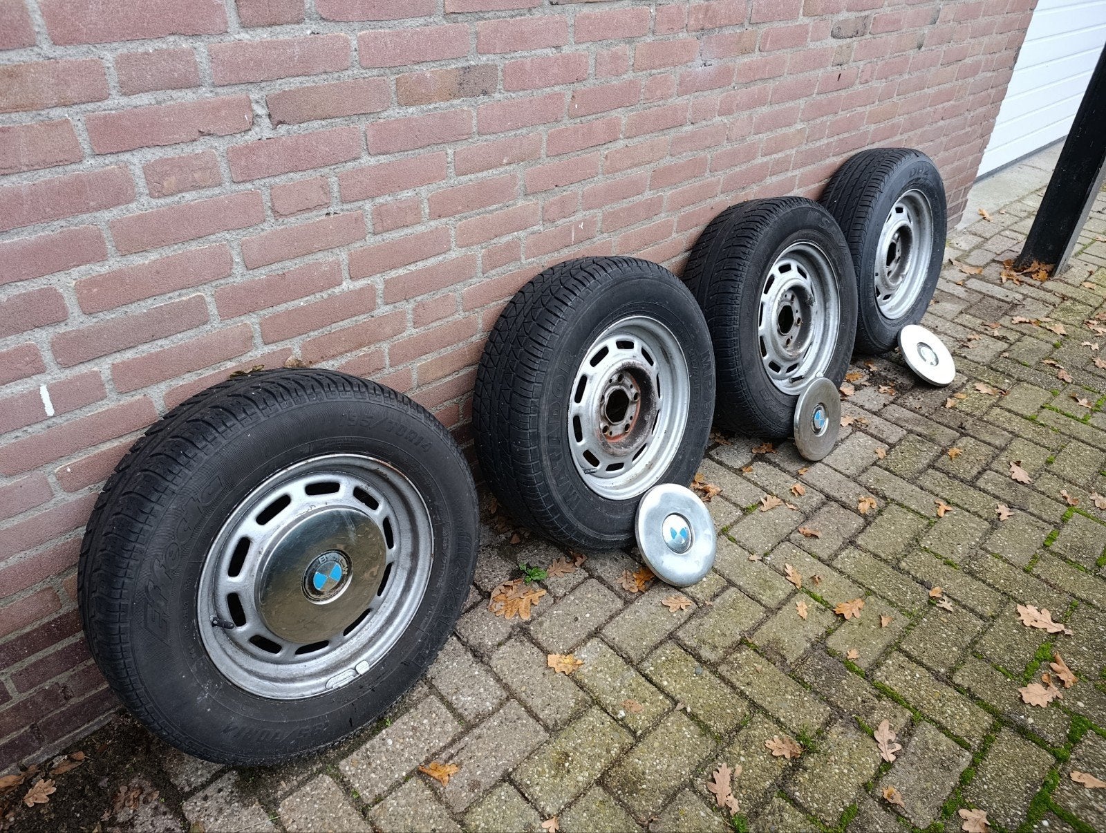 Bmw e12 velgen met banden, Auto-onderdelen, Ophalen, Zomerbanden, Band(en)