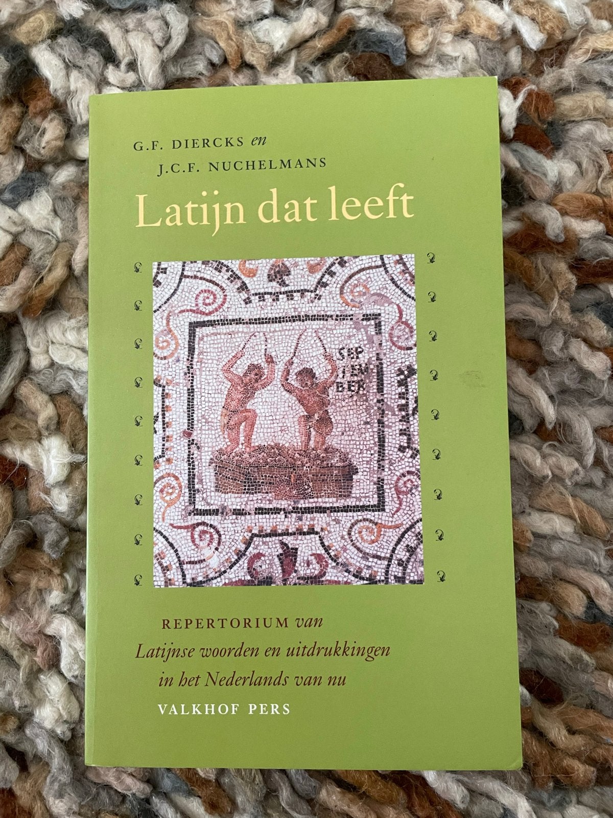 Latijn dat leeft - Repertoire Latijnse woorden en uitdrukkin, Ophalen of Verzenden, Alpha, Zo goed als nieuw, Overige niveaus