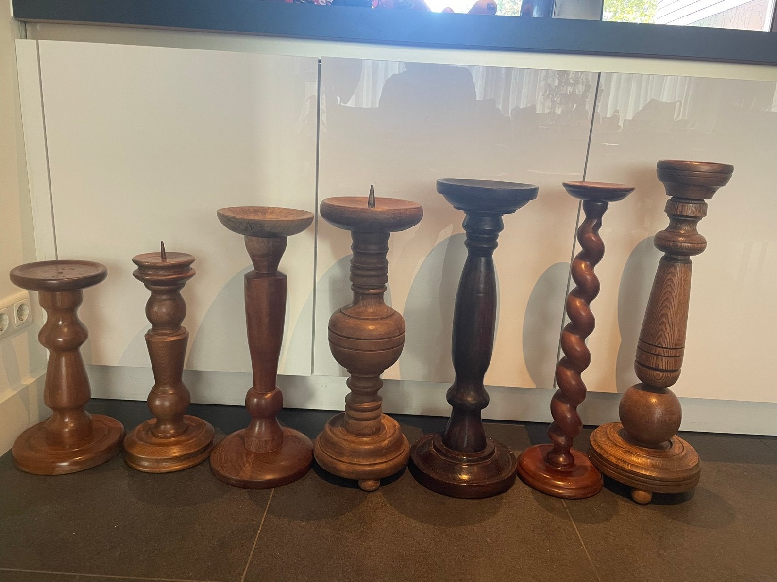 Set van 7 Houten Altaar/Kerk Kandelaars in Diverse Maten, Ophalen, Overige materialen