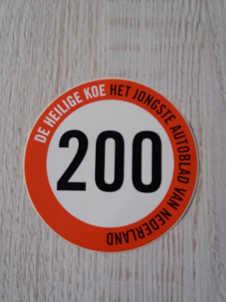 sticker200 DE HEILIGE KOE het jongste autoblad van Nederland, Ophalen of Verzenden, Zo goed als nieuw, Bedrijf of Vereniging