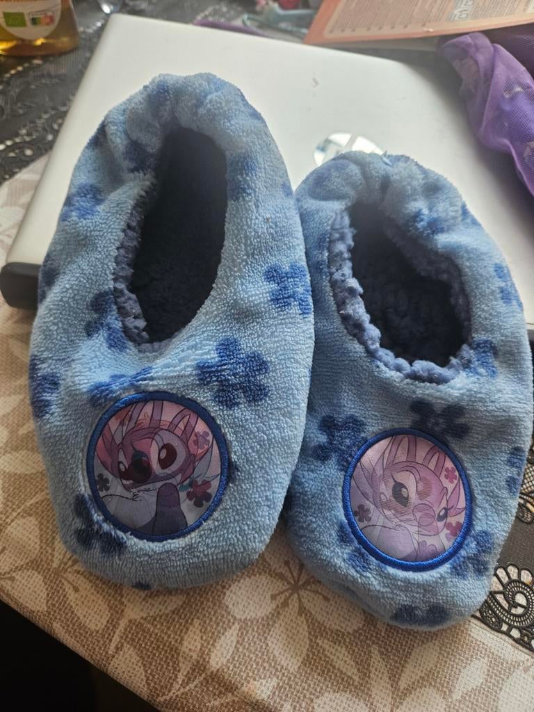 Stitch en Angel slofjes maat 28/29, Disney, Gebruikt, Jongen of Meisje, Overige typen