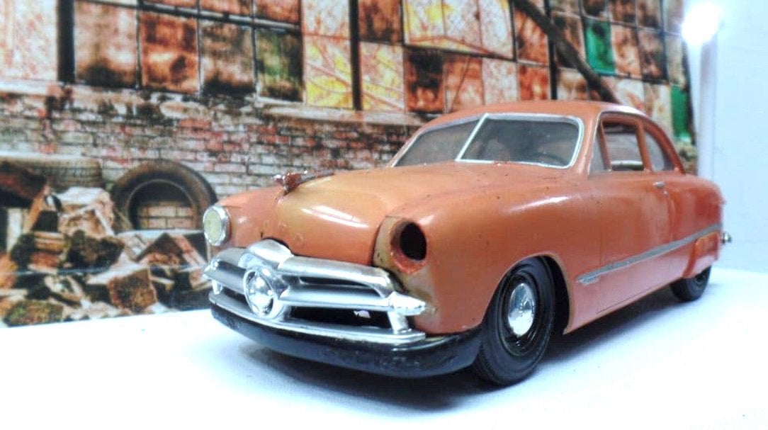 Vintage modelauto Shoe box Ford Custom 1949 - Oranje, Ophalen of Verzenden, Gebruikt, Auto, Overige merken