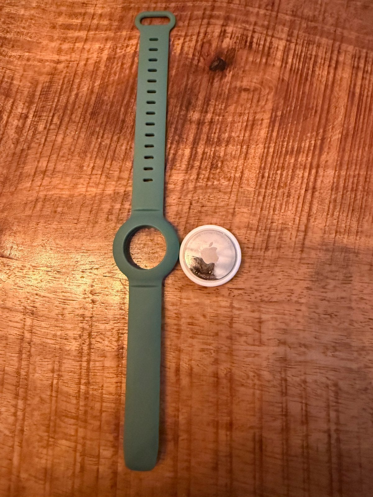 Apple airtag met bandje, Ophalen of Verzenden, Zo goed als nieuw, Leer, Overige merken