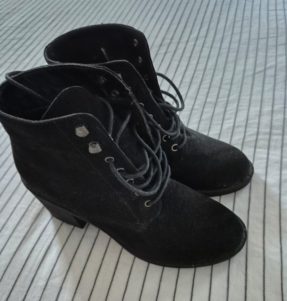 Mooie suede laarsjes van Even&Odd maat 38, Kleding | Dames, Zwart, Ophalen of Verzenden, Zo goed als nieuw, Even&Odd