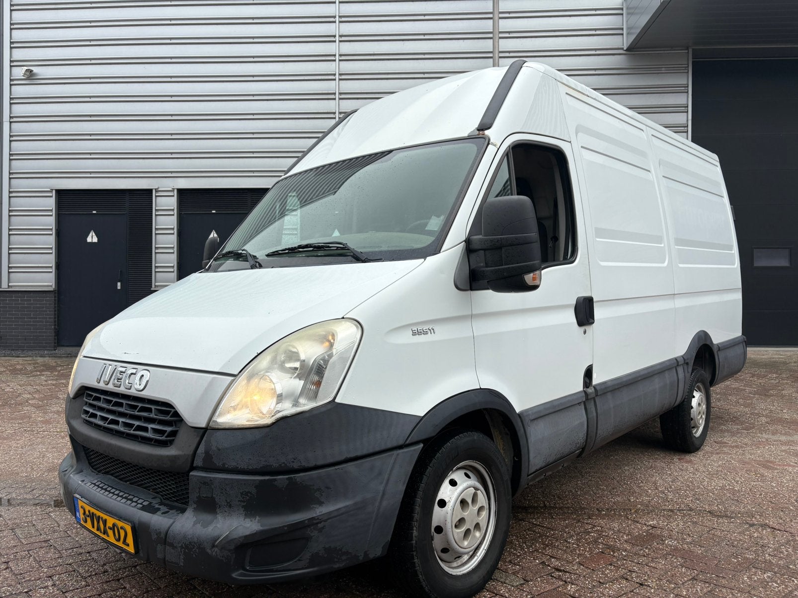 Iveco Daily 2.3D 35S11D Euro 5 LD 2012, Electronic Stability Program (ESP), Euro 5, Zwart, Iveco