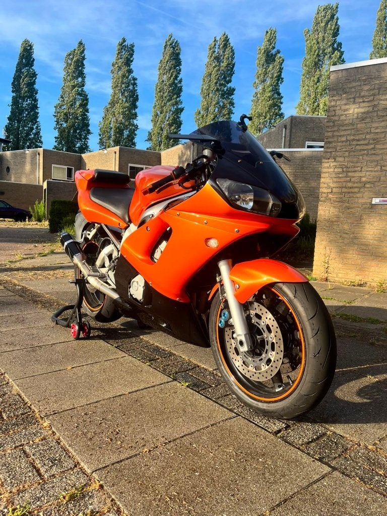 Yamaha R6 (2002) – Unieke kleurstelling – Top onderhouden, Sportuitlaat, 4 cilinders, Gebruikt, Super Sport