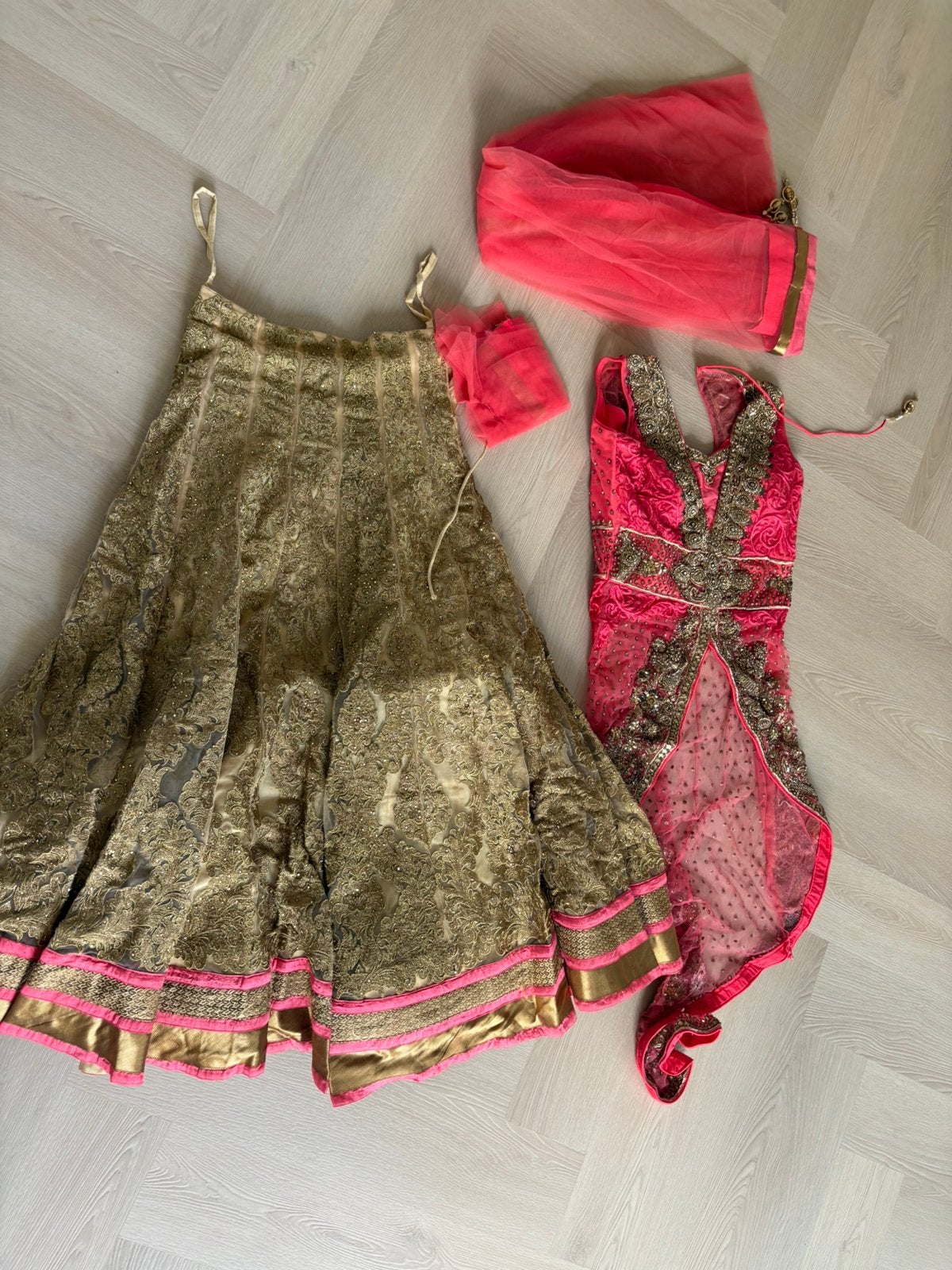 Nieuwe saree met kristallen maat s/m/l, Ophalen of Verzenden, Zo goed als nieuw, Carnaval